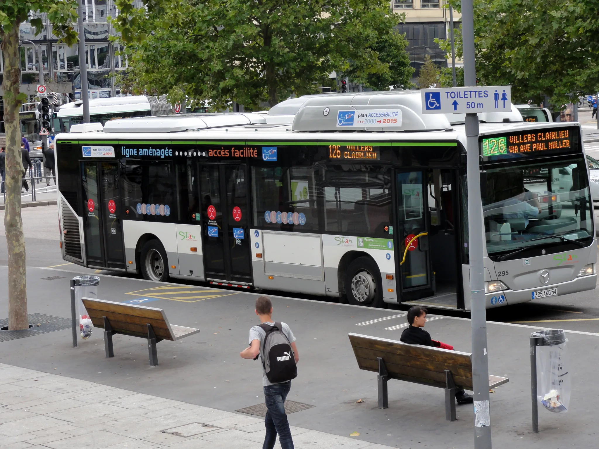 Un autobus du réseau Stan photographié à Nancy